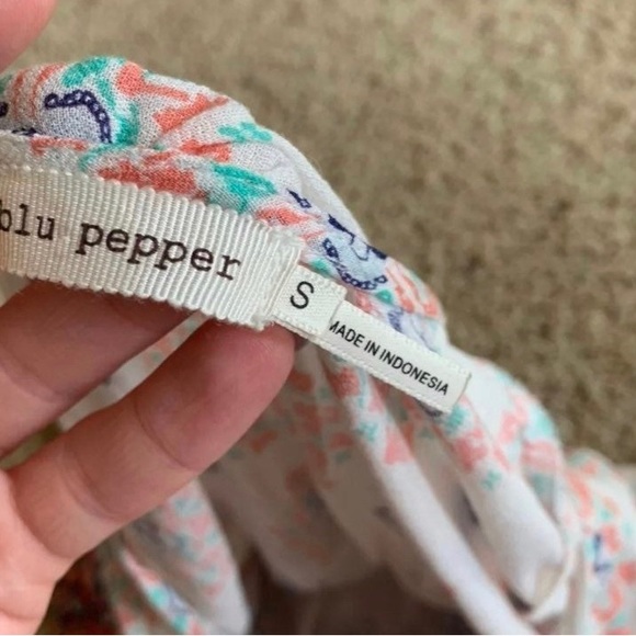 Boutique Top - Picture 4 of 4